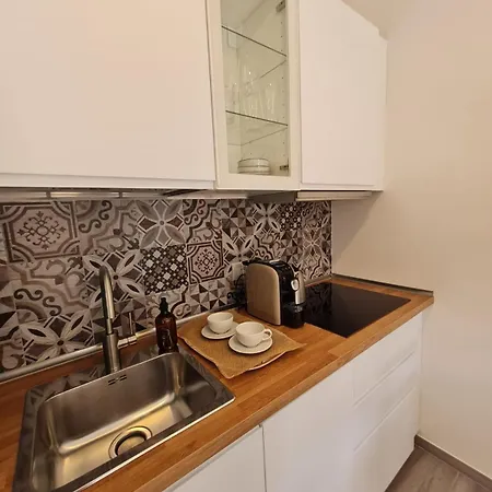 Monolocale Con Giardino Privato, 1 Minuto Dal Mare Ferienhaus *