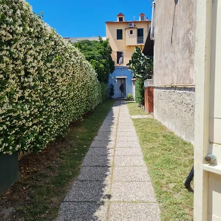 Monolocale Con Giardino Privato, 1 Minuto Dal Mare Ferienhaus